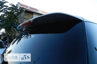 Минивэн Toyota Previa 2003 в 