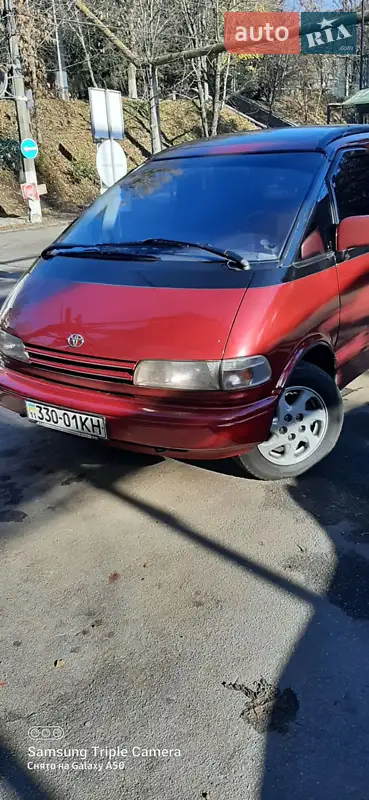 Минивэн Toyota Previa 1994 в 