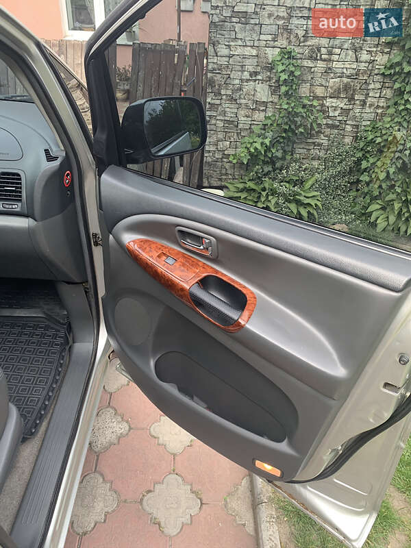 Минивэн Toyota Previa 2004 в Умани