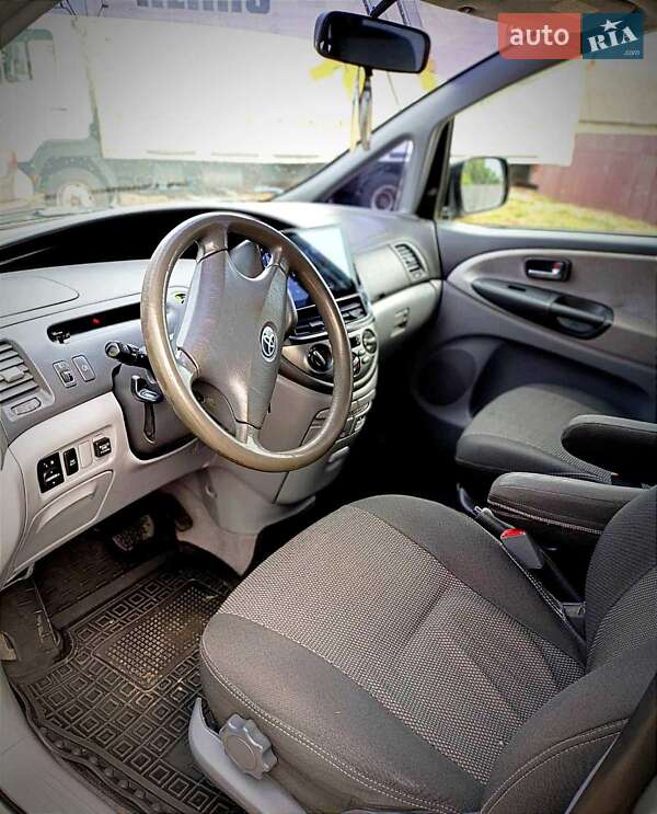 Минивэн Toyota Previa 2000 в Солоницевке фото 6 Минивэн Toyota Previa 2000 в Солоницевке