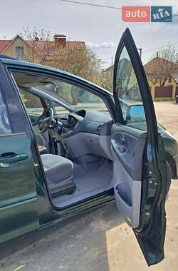 Минивэн Toyota Previa 2002 в 
