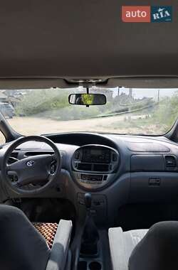 Минивэн Toyota Previa 2002 в 