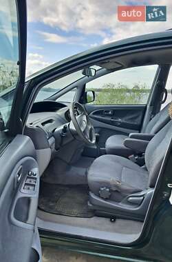 Минивэн Toyota Previa 2002 в 