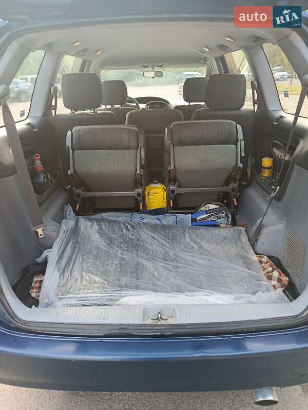 Минивэн Toyota Previa 2001 в Виннице