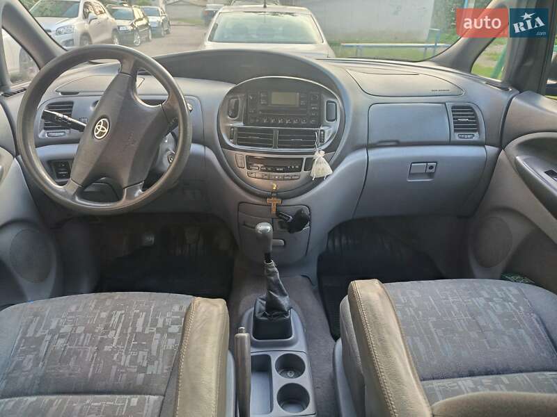 Минивэн Toyota Previa 2001 в Виннице