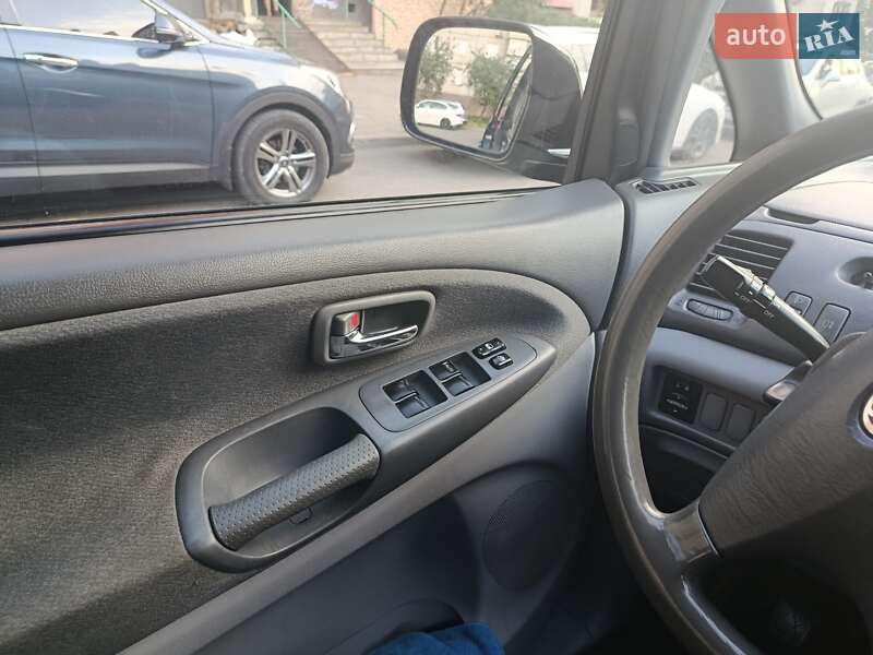 Минивэн Toyota Previa 2001 в Виннице