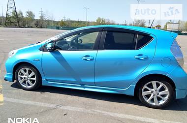 Хэтчбек Toyota Prius C 2013 в Киеве