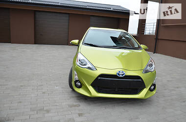 Хэтчбек Toyota Prius C 2016 в Ровно