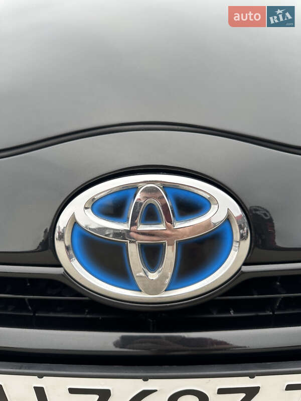 Хетчбек Toyota Prius C 2015 в Одесі