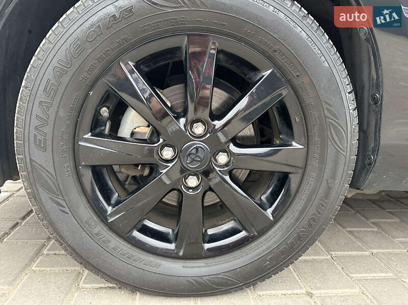 Хетчбек Toyota Prius C 2015 в Одесі