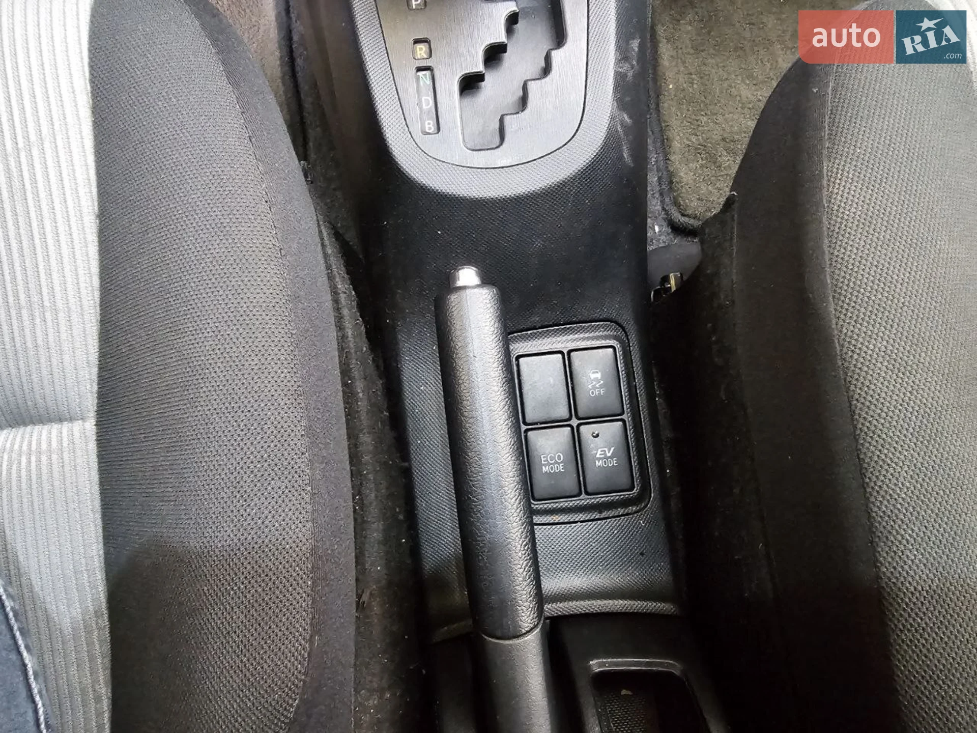 2016 Toyota Prius c - мініатюра 13