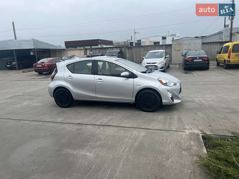 Toyota Prius C 2015