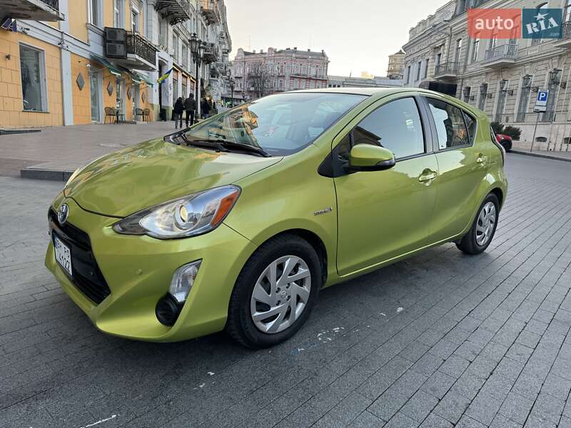 Toyota Prius C 2015