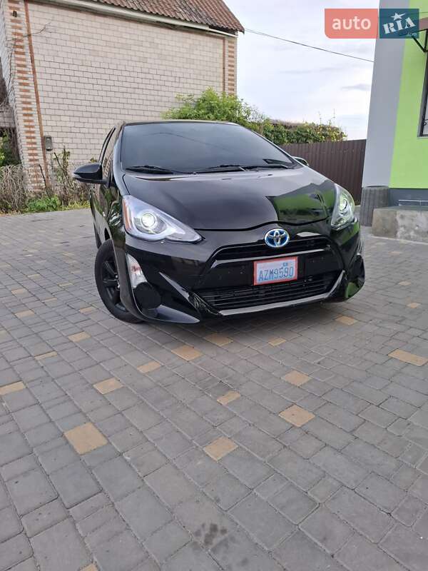 Toyota Prius C 2016