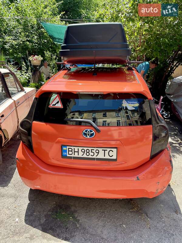 Хетчбек Toyota Prius C 2014 в Одесі