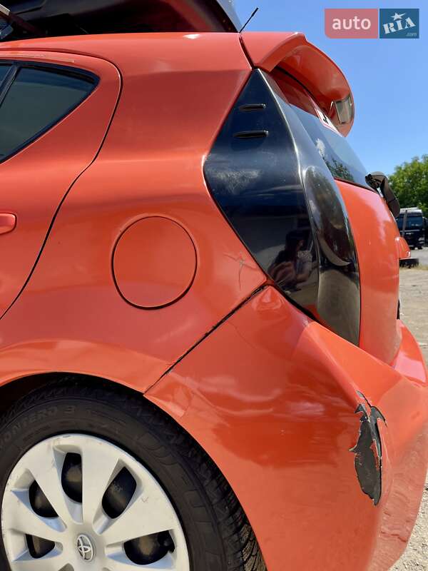 Хетчбек Toyota Prius C 2014 в Одесі