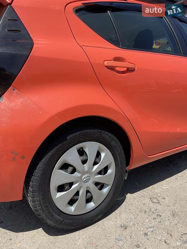 Хетчбек Toyota Prius C 2014 в Одесі