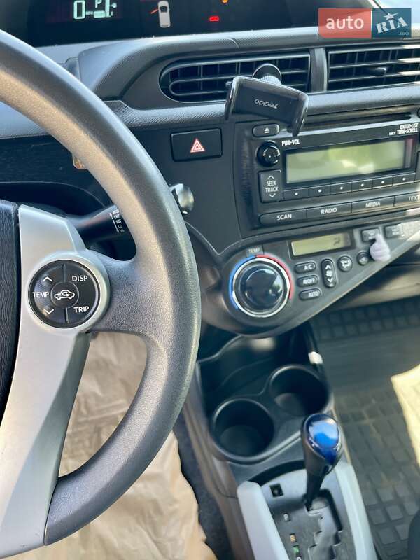 Хетчбек Toyota Prius C 2014 в Одесі
