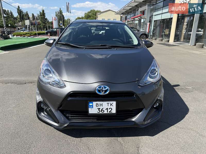 Хэтчбек Toyota Prius C 2017 в Одессе