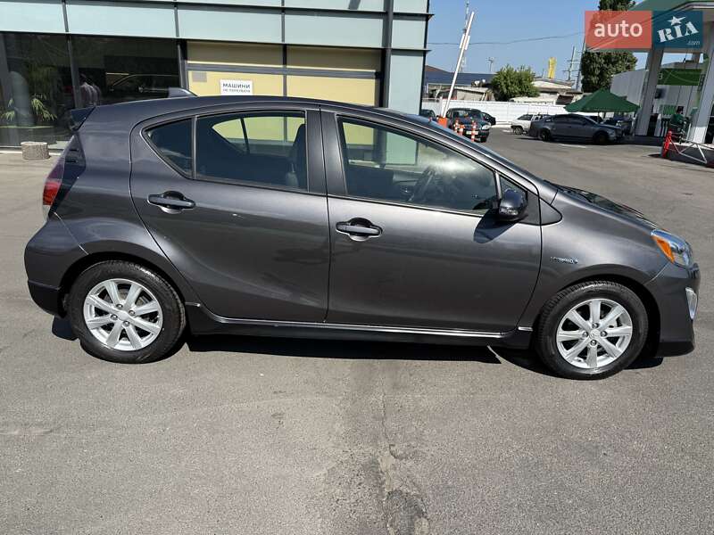 Хэтчбек Toyota Prius C 2017 в Одессе