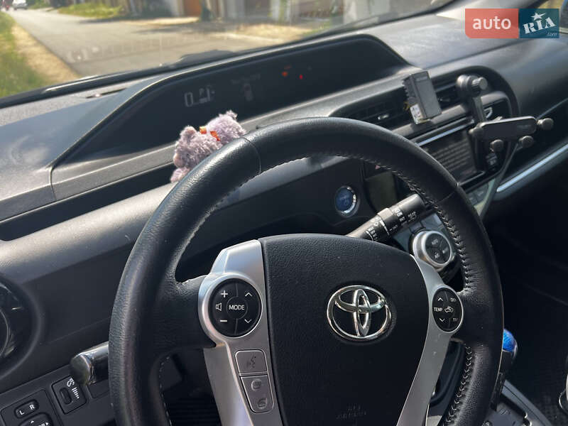 Хэтчбек Toyota Prius C 2015 в Одессе