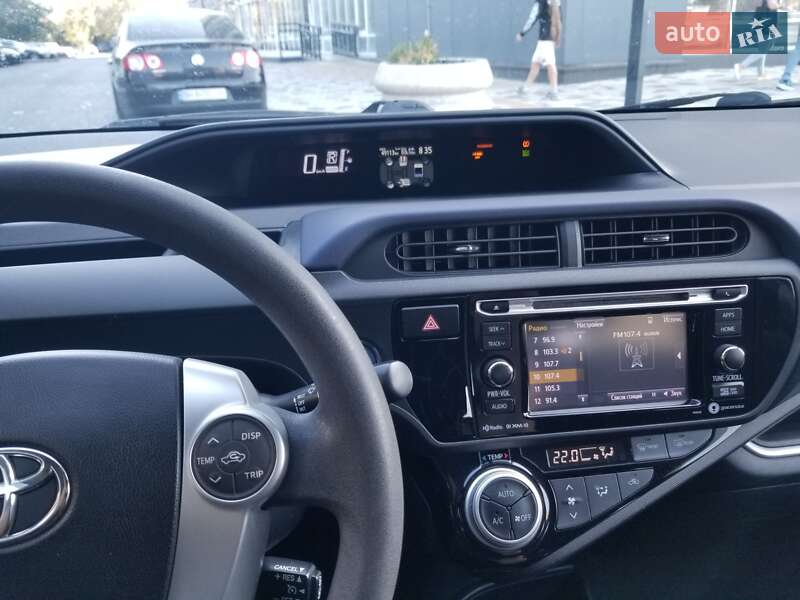Хэтчбек Toyota Prius C 2016 в Одессе