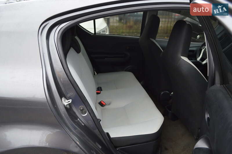 Хетчбек Toyota Prius C 2012 в Одесі