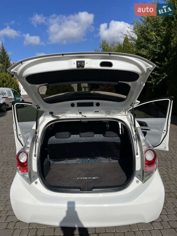 Хэтчбек Toyota Prius C 2013 в Львове