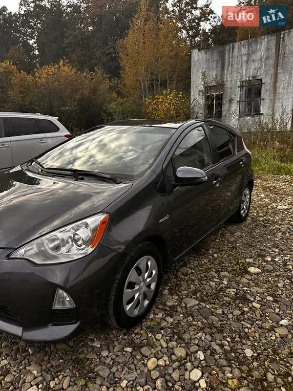 Toyota Prius C 2014