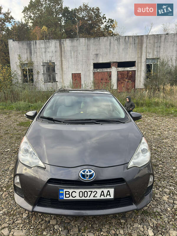 Хэтчбек Toyota Prius C 2014 в Трускавце