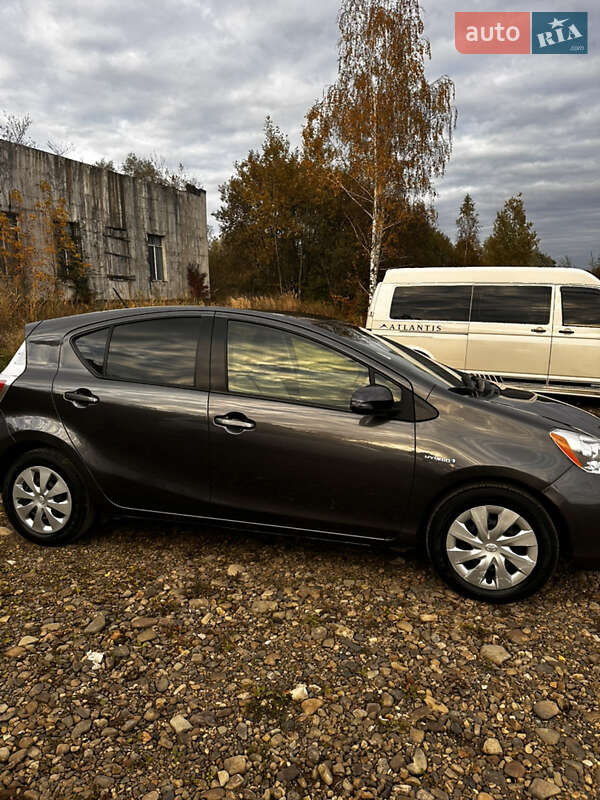 Хэтчбек Toyota Prius C 2014 в Трускавце