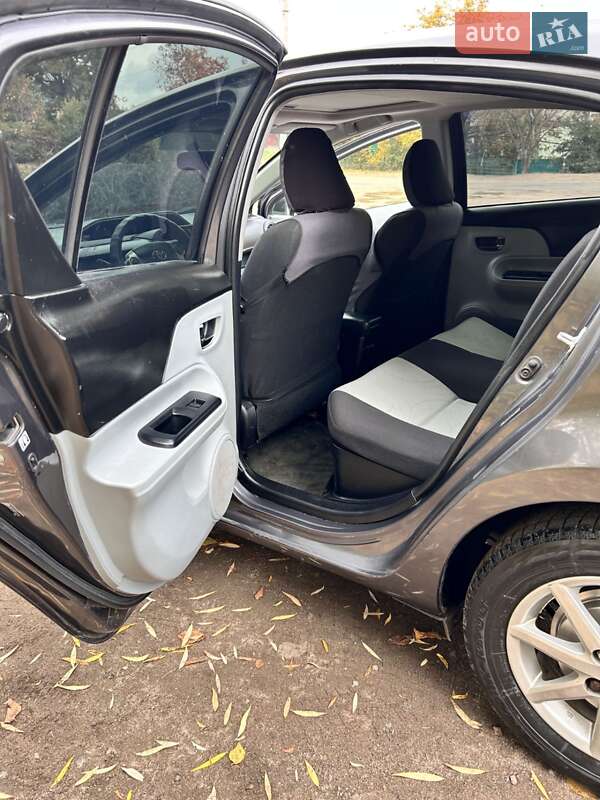 Хэтчбек Toyota Prius C 2012 в Кропивницком