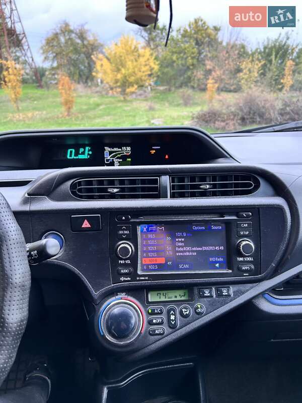 Хэтчбек Toyota Prius C 2012 в Кропивницком