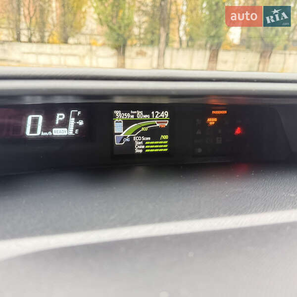 Хэтчбек Toyota Prius C 2015 в Киеве