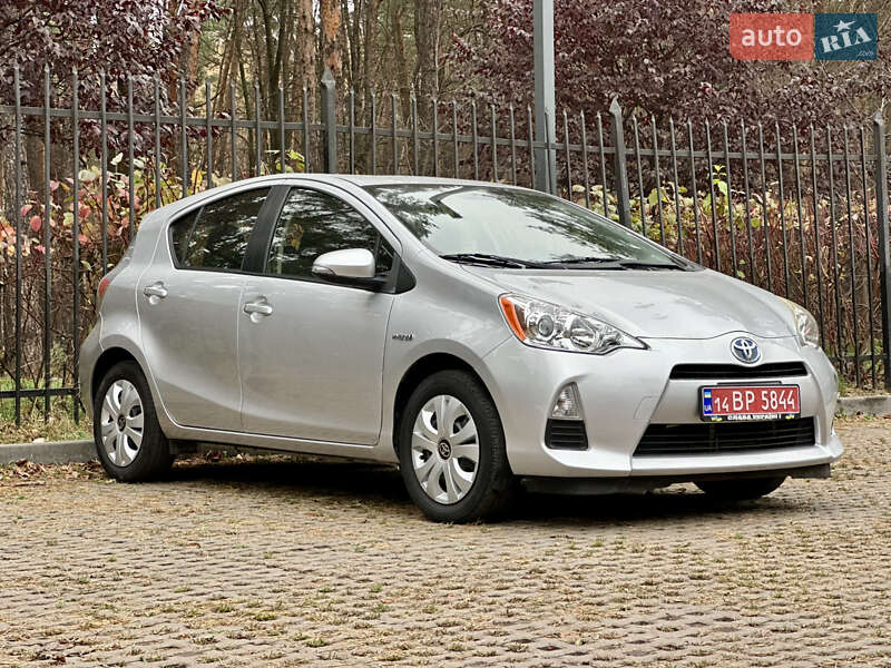 Хэтчбек Toyota Prius C 2014 в Киеве фото 8 Хэтчбек Toyota Prius C 2014 в Киеве