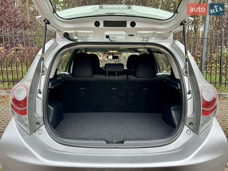 Хэтчбек Toyota Prius C 2014 в Киеве фото 22 Хэтчбек Toyota Prius C 2014 в Киеве