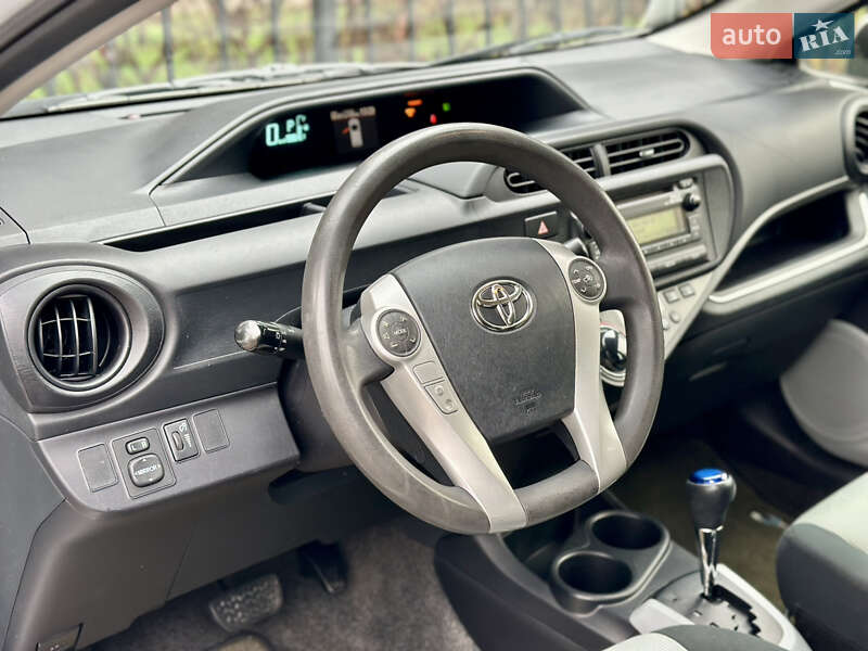 Хэтчбек Toyota Prius C 2014 в Киеве фото 25 Хэтчбек Toyota Prius C 2014 в Киеве