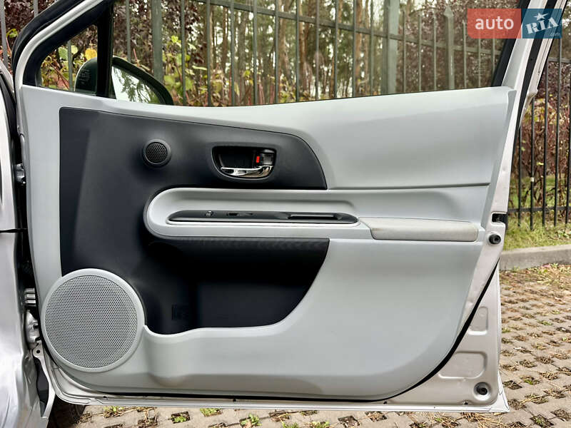 Хэтчбек Toyota Prius C 2014 в Киеве фото 34 Хэтчбек Toyota Prius C 2014 в Киеве