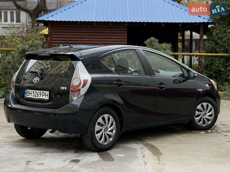 Хетчбек Toyota Prius C 2014 в Одесі фото 5 Хетчбек Toyota Prius C 2014 в Одесі