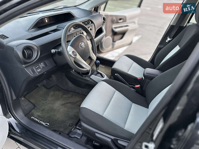 Хетчбек Toyota Prius C 2014 в Одесі фото 11 Хетчбек Toyota Prius C 2014 в Одесі