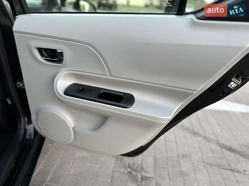 Хетчбек Toyota Prius C 2014 в Одесі фото 27 Хетчбек Toyota Prius C 2014 в Одесі