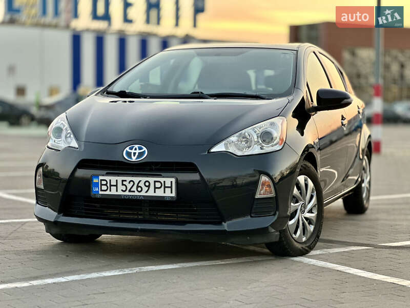 Хетчбек Toyota Prius C 2014 в Одесі фото Хетчбек Toyota Prius C 2014 в Одесі