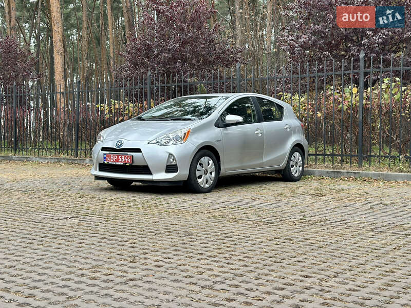 Хэтчбек Toyota Prius C 2014 в Киеве фото 9 Хэтчбек Toyota Prius C 2014 в Киеве