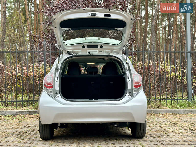 Хэтчбек Toyota Prius C 2014 в Киеве фото 21 Хэтчбек Toyota Prius C 2014 в Киеве