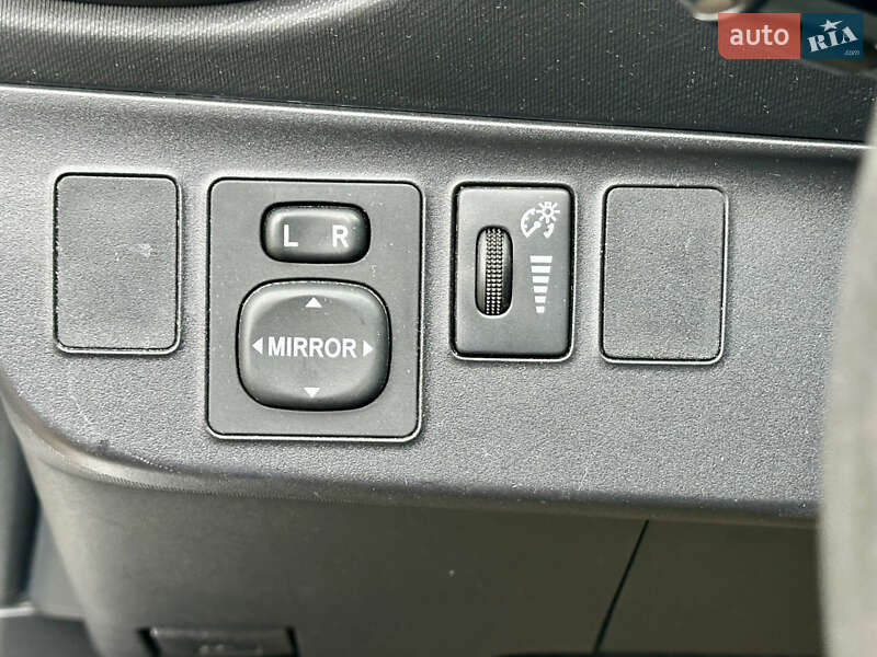 Хэтчбек Toyota Prius C 2014 в Киеве фото 26 Хэтчбек Toyota Prius C 2014 в Киеве