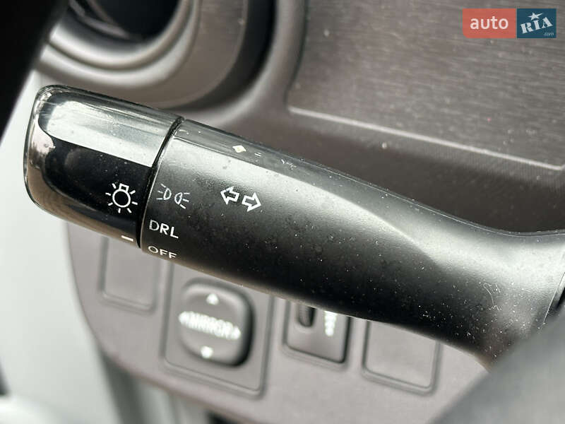 Хэтчбек Toyota Prius C 2014 в Киеве фото 48 Хэтчбек Toyota Prius C 2014 в Киеве