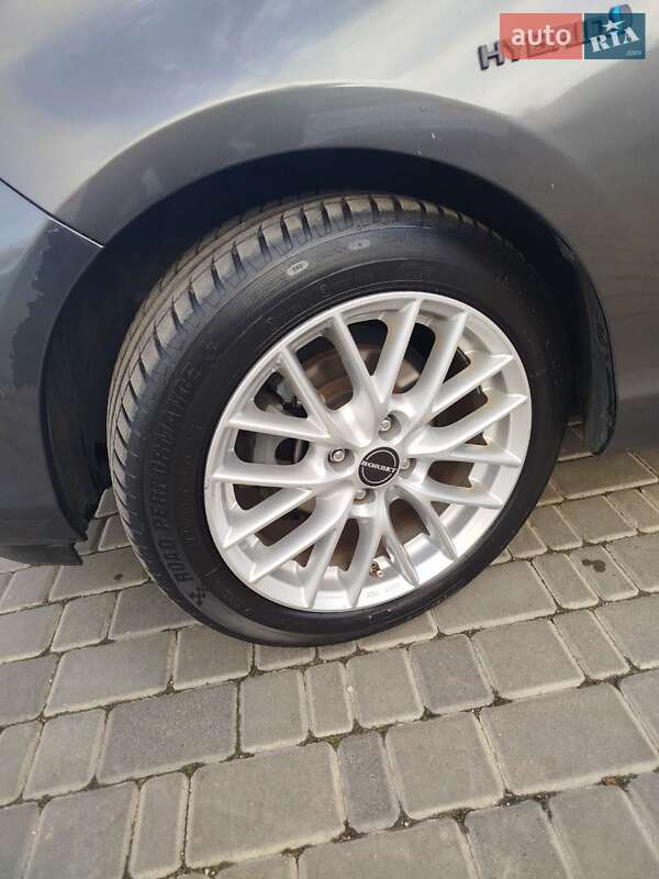 Хэтчбек Toyota Prius C 2014 в Кропивницком