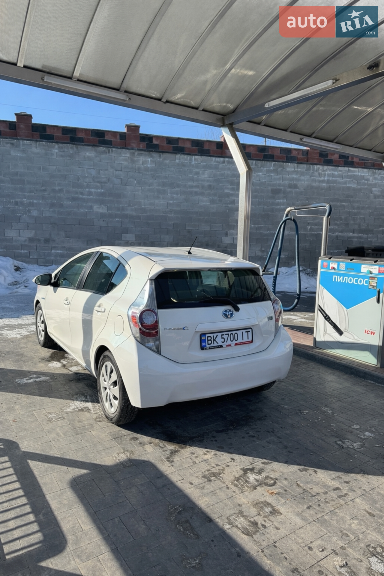 2014 Toyota Prius c - мініатюра 2