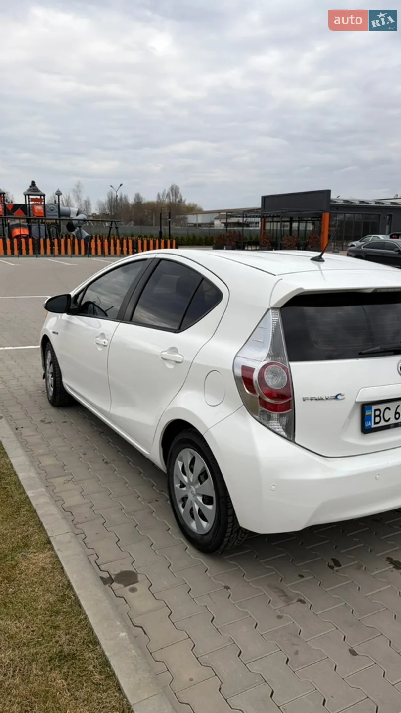 2013 Toyota Prius c - мініатюра 6