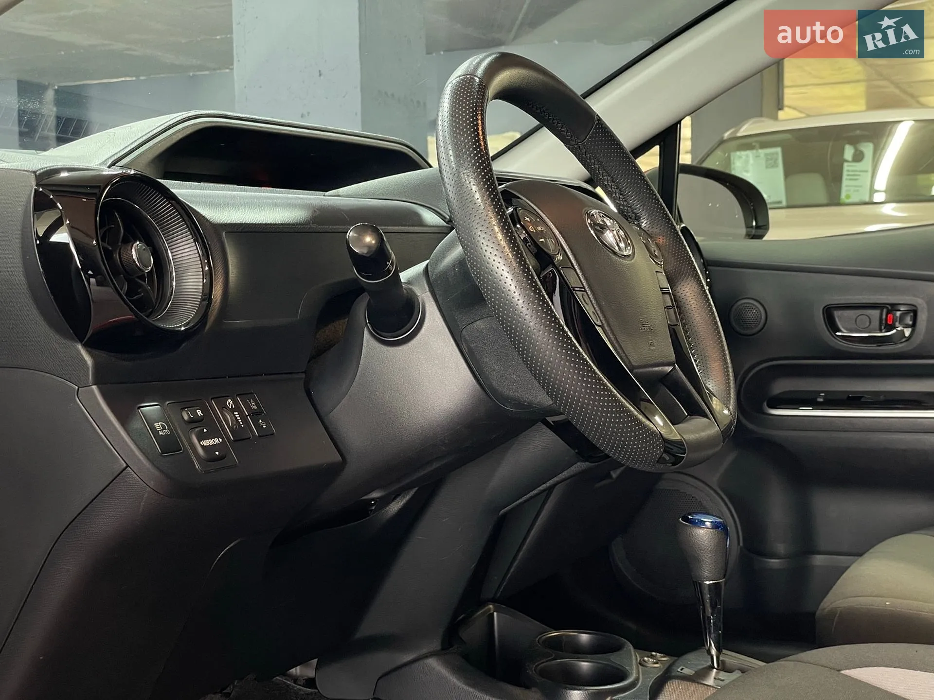 2018 Toyota Prius c - мініатюра 15